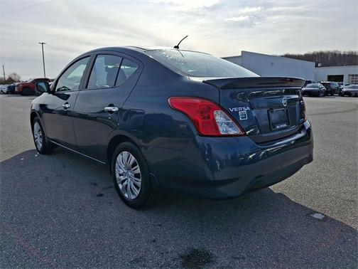 2016 Nissan Versa SV