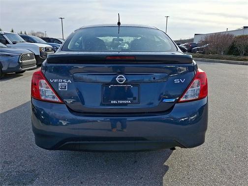 2016 Nissan Versa SV