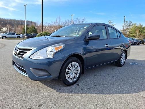 2016 Nissan Versa SV