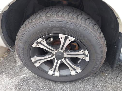 Photo 3 of 4 of 2008 Ford Explorer Limited