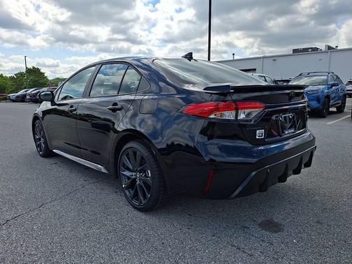 Midnight Black Metallic   218 2026 Toyota Corolla SE