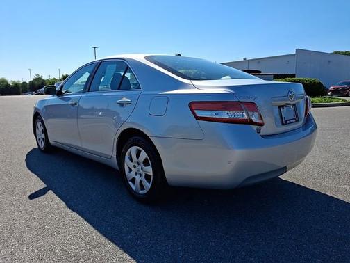 Classic Silver Metallic 1F7 2011 Toyota Camry LE