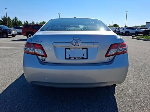 Classic Silver Metallic 1F7 2011 Toyota Camry LE