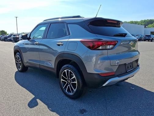 Sterling Gray Metallic 2024 Chevrolet Trailblazer LT