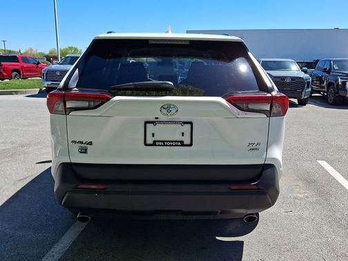 Ice Cap   040 2024 Toyota RAV4 XLE