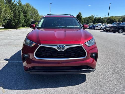 Ruby Flare Pearl 2022 Toyota Highlander Hybrid XLE
