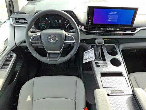 2025 Toyota Sienna XLE