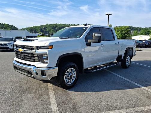 Summit White 2025 Chevrolet Silverado 2500 LT