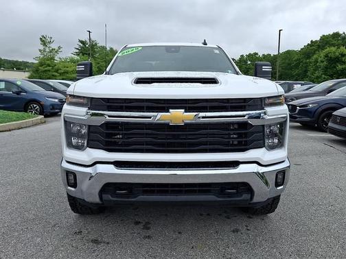 Summit White 2025 Chevrolet Silverado 2500 LT