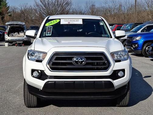 Ice Cap 2023 Toyota Tacoma SR5