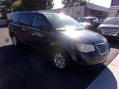 2009 Chrysler Town & Country LX