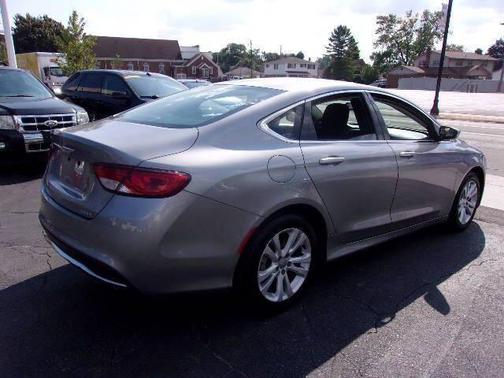 2015 Chrysler 200 Limited