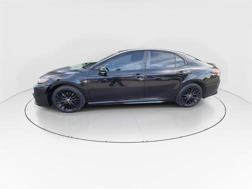 Midnight Black Metallic 2022 Toyota Camry SE