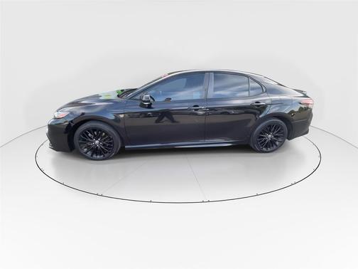 Midnight Black Metallic 2022 Toyota Camry SE