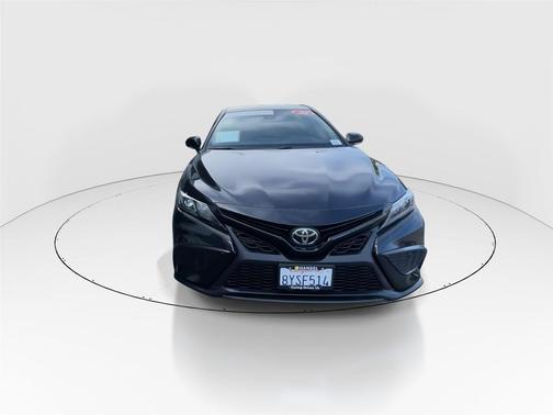 Midnight Black Metallic 2022 Toyota Camry SE