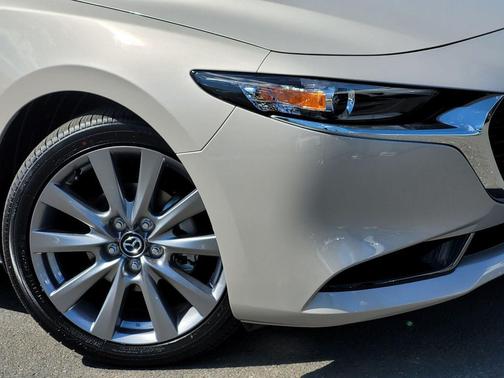 Platinum Quartz Metallic 2026 Mazda Mazda3 FWD w/Preferred Package