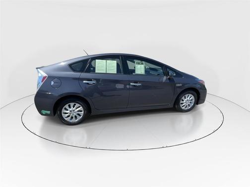 Winter Gray Metallic 2015 Toyota Prius Plug-in Base