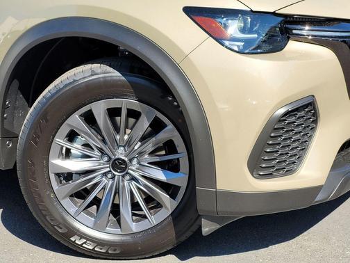 Zircon Sand Metallic 2026 Mazda CX-70 PHEV SC