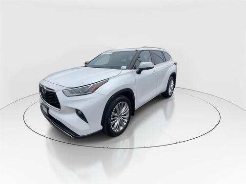 Wind Chill Pearl 2023 Toyota Highlander Platinum