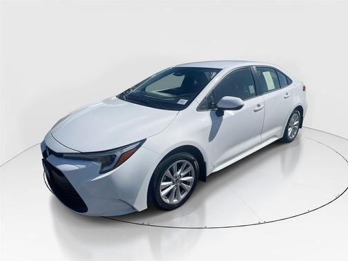 Ice Cap 2024 Toyota Corolla Hybrid LE
