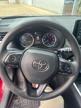 2022 Toyota RAV4 Hybrid XLE