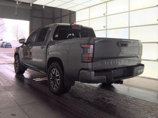 2024 Nissan Frontier SL