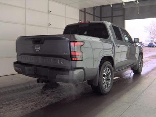 2024 Nissan Frontier SL