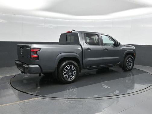 2024 Nissan Frontier SL