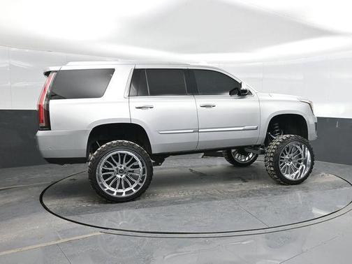 2020 Cadillac Escalade Luxury