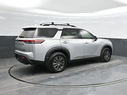 2024 Nissan Pathfinder SV FWD