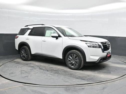 2025 Nissan Pathfinder SV FWD