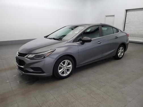 Gray 2018 Chevrolet Cruze LT