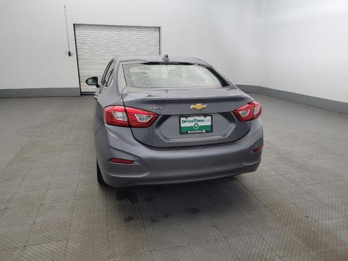 Gray 2018 Chevrolet Cruze LT