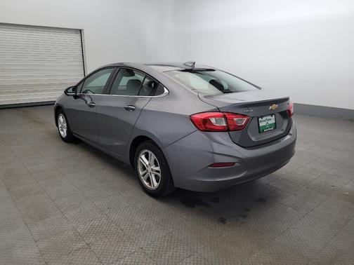 Gray 2018 Chevrolet Cruze LT