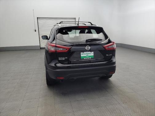 2022 Nissan Rogue Sport SL