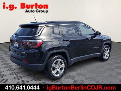 Diamond Black 2024 Jeep Compass Latitude