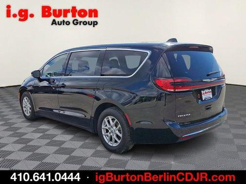 Diamond Black 2024 Chrysler Pacifica Touring-L