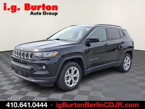 Diamond Black 2024 Jeep Compass Latitude