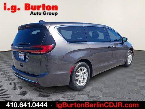 Crystal Metallic 2023 Chrysler Pacifica Touring-L