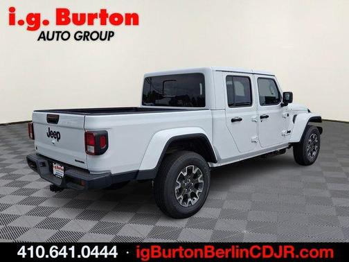 Bright White Clearcoat 2026 Jeep Gladiator Sport