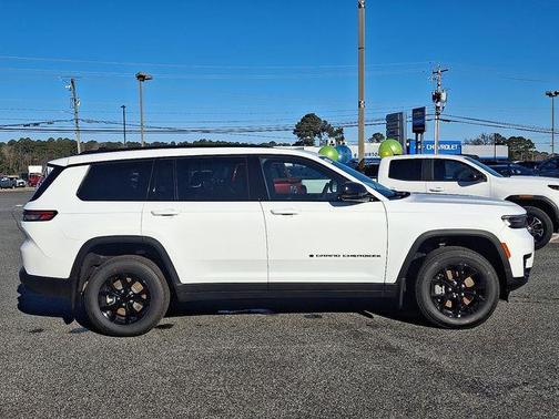 2025 Jeep Grand Cherokee L Laredo