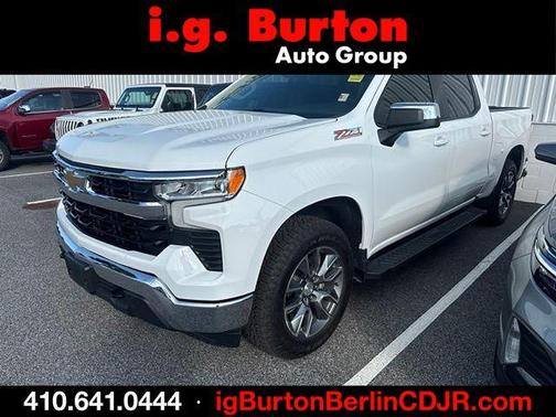 Summit White 2026 Chevrolet Silverado 1500 LT