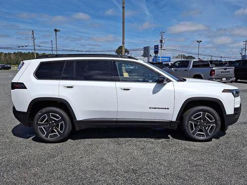 Bright White Clearcoat 2026 Jeep Cherokee LAREDO/LIMITED