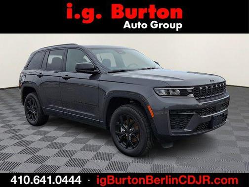Gray Metallic 2026 Jeep Grand Cherokee Sport