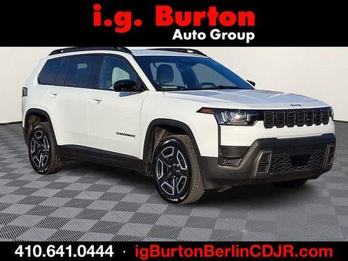 Bright White Clearcoat 2026 Jeep Cherokee LAREDO/LIMITED