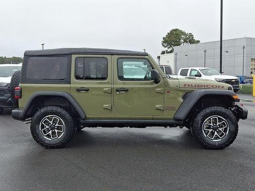 41 2025 Jeep Wrangler Rubicon