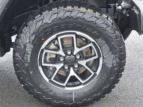 41 2025 Jeep Wrangler Rubicon