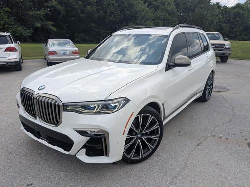 2022 BMW X7 M50i