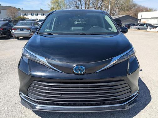 2024 Toyota Sienna XLE
