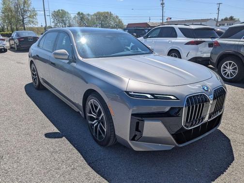 2023 BMW 740 i